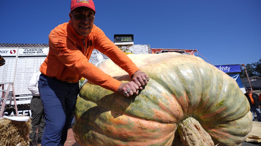 Anoka County pumpkin grower wins California title for 5th time in 7 years — WCCO / CBS Minnesota, Dallas Arts news