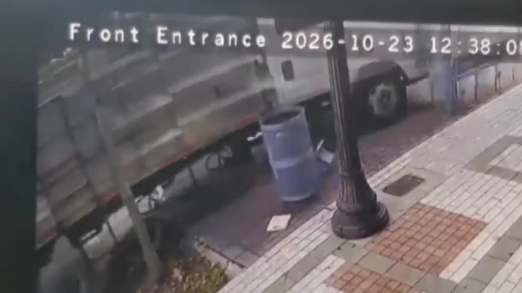 Landscaping truck crashes into bus bench, 3 North Miami businesses, sending 2 passengers to the hospital — CBS Miami, Dallas Real Estate news