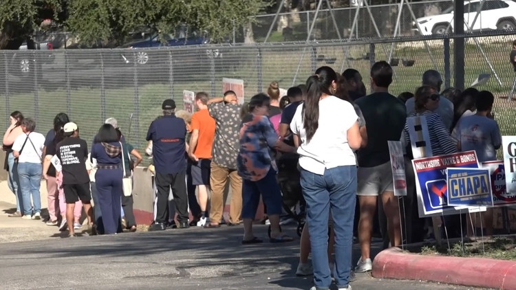 Early voters in Bexar County say voting machines are 'switching' up their selections. Election officials are 'monitoring closely.' — KENS 5 (San Antonio), Dallas Community news