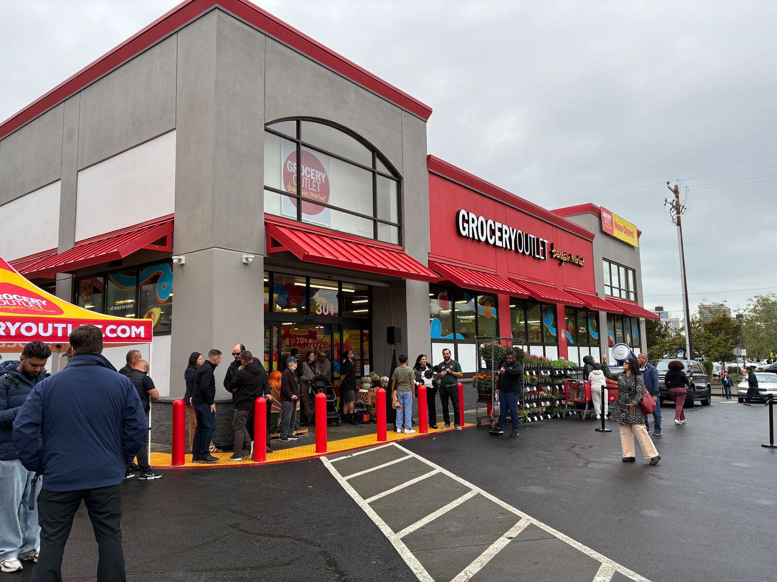 New Grocery Outlet opens in Oakland’s Eastlake neighborhood — The Oaklandside, Dallas Business news